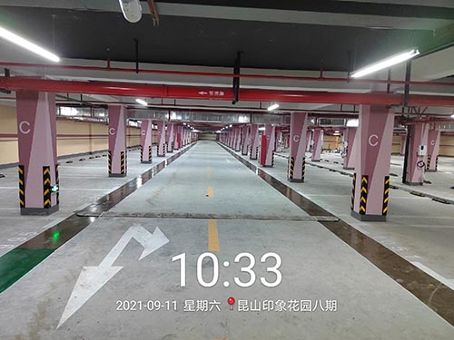 蘇州學(xué)校道路劃線(xiàn)交通劃線(xiàn)的服務(wù)哪里好？找飛揚(yáng)市政道路劃線(xiàn)隊(duì)。
